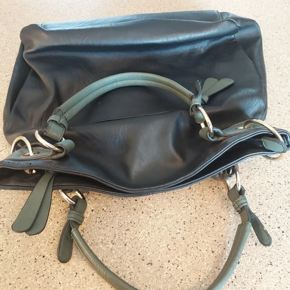 Studded handbag green black gold pockets roomy - Picture 6 of 6